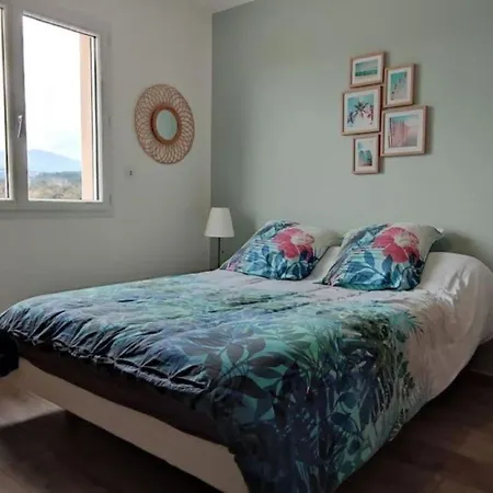 Privative Des Cinq Tours Avec Piscine Casa de Férias *
