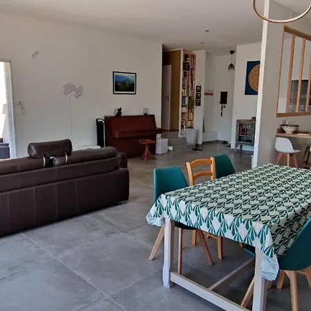 Casa de Férias Privative Des Cinq Tours Avec Piscine *