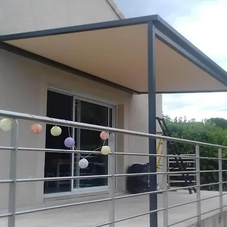 Privative Des Cinq Tours Avec Piscine * 维扎克
